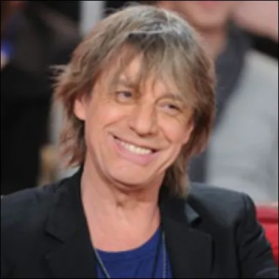 Cet auteur-compositeur-interprète, né en 1955, d'abord chanteur avec le groupe Téléphone, puis en solo, se prénomme :