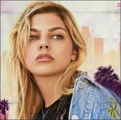 Qui chante en duo avec Louane sur "Midi sur novembre" en 2018 ?
