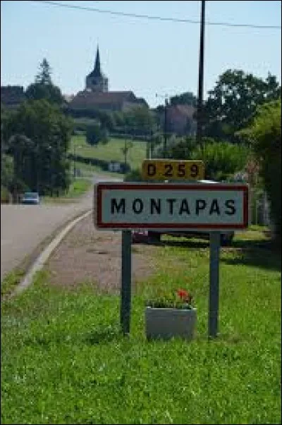 Nous sommes à l'entrée de Montopas, village Nivernais, il se situe dans l'ancienne région ..