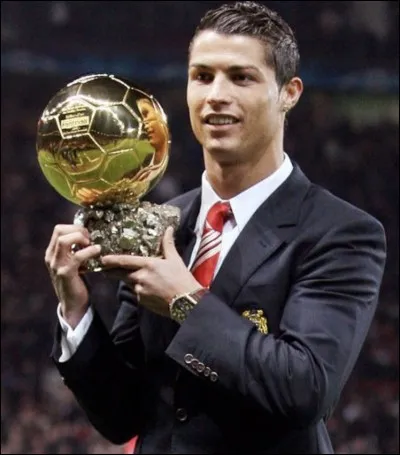 En quelle année Cristiano Ronaldo a-t-il remporté son premier Ballon d'or ?