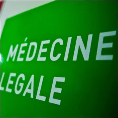 Dans quelle série un expert scientifique médico-légal est également un tueur en série ?