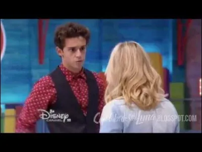 E 70 : avec qui Ambre patine-t-elle, disant à Matteo de patiner avec Luna ?