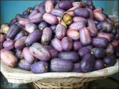 Il ressemble à une mini aubergine. Quel est ce fruit ?