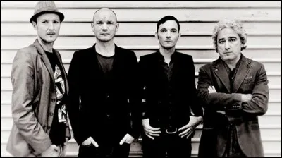 Dans ''Les Nuits parisiennes'', Louise Attaque chante ces paroles : 
''J'vis toujours des soirées parisiennes 
Et j'voudrais vivre des soirées belles à Sienne''. 
Le Palio de Sienne est le plus célèbre d'Italie. En quoi consiste cette manifestation ?