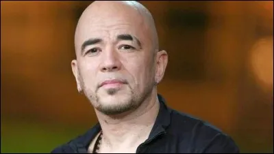 Il lui chantait "C'est pas marqué dans les livres que le plus important à vivre, c'est de vivre au jour le jour :