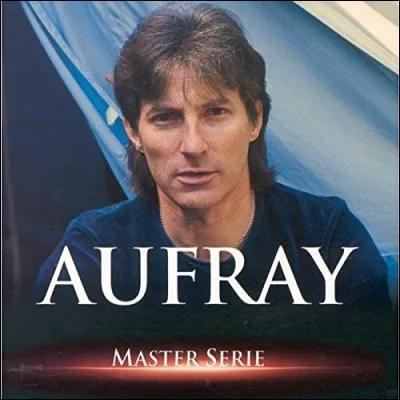 Son père avec un fusil, l'attendait derrière l'abreuvoir :