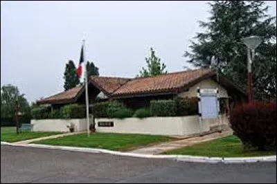 Commune de l'aire urbaine Bordelaise, Le Pout est une commune située dans le département ...