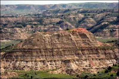 Dans quel &Eacute;tat se trouvent le parc national Thedore Roosevelt et le Plains Art Museum, des lieux am&eacute;ricains tr&egrave;s peu visit&eacute;s ?