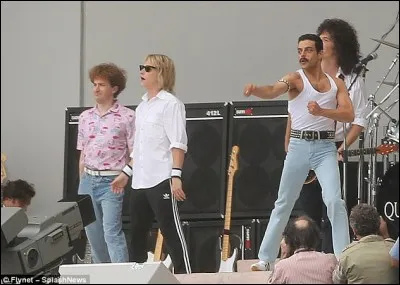 Lors des retrouvailles de Queen pour le Live Aid (1985), il est dit dans le film que le groupe signera désormais tous ses morceaux du nom de "Queen" pour éviter les rancurs, est-ce vrai ?