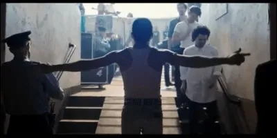 Freddie Mercury révèle sa séropositivité au groupe en 1985, quelques temps avant le Live Aid. Est-ce vrai ?