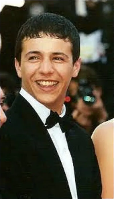 Né à Mantes-la-Jolie le 6 juin, Faudel Belloua alias Faudel est un chanteur de raï et acteur franco-algérien, naturalisé marocain en 2012. Quel fut son surnom après le succès de sa chanson ''Tellement N'Brick'' (Tellement je t'aime) en 1997 ?