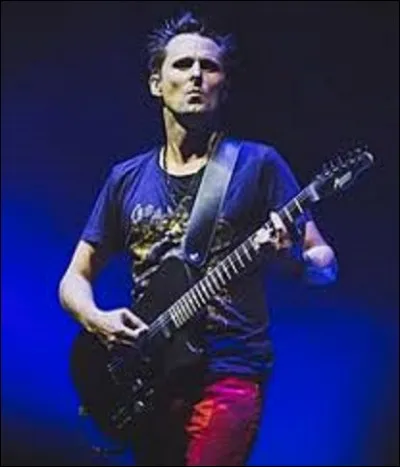 Matthew Bellamy est un chanteur, auteur, compositeur, guitariste et pianiste né à Cambridge au Royaume-Uni, le 9 juin. De quel groupe de rock alternatif britannique créé en 1994 est-il le leader ? (Indice : ''Uprising'' est un des tubes du trio et fut n°1 en France en 2009.)