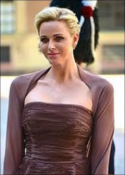 Épouse du prince Albert II de Monaco depuis le 1er juillet 2011, Charlene Wittstock est née le 25 janvier à Bulawayo (Zimbabwe), avant d'émigrer à Benoni en Afrique du Sud. Dans quelle discipline fut-elle sélectionnée en 2000 aux Jeux olympiques de Sydney ?