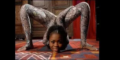 À la mer, je suis ce que les sentiers deviennent quand ils sont trop battus. Je suis