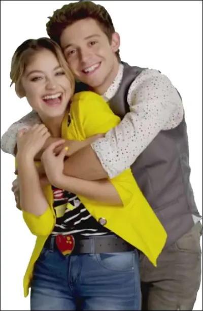 Matteo veut montrer la vidéo à Luna, monte sur le portail et tombe :