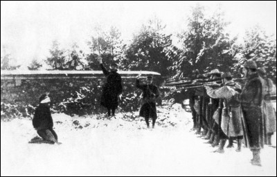 La bataille du chemin des Dames du 27 février au 15 mai 1917, malgré quelques avancées territoriales, est un échec pour les Français. Quelle conséquence cet échec a-t-il dans l'armée ?