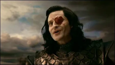 Quel est le nom de l'acteur qui joue le rôle du valet de cur dans le film "Alice au pays des merveilles" ?