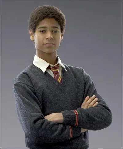 Quel est le nom de l'acteur qui joue le rôle de Dean Thomas dans la saga "Harry Potter" ?