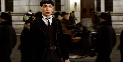 Quel est le nom de l'acteur qui joue le rôle de Croyance Bellebosse dans les films "Les animaux fantastiques" ?