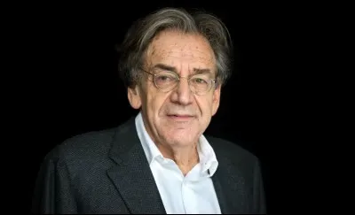 Ce philosophe, écrivain, né en 1949, est l'auteur de "Nous autres, modernes : Quatre leçons", de "Au nom de l'Autre : réflexions sur l'antisémitisme qui vient", de "L'Identité malheureuse". C'est :