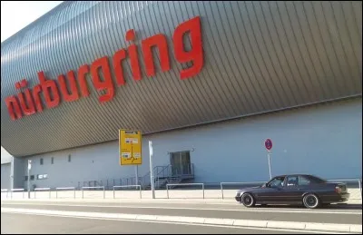 Sp&eacute;ciale d&eacute;dicace pour Freddy. Quelle puissance de M5 E34 n'a pas &eacute;t&eacute; fabriqu&eacute;e ?