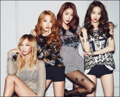 Devine la chanson : 
« Secoue-toi, secoue-toi pour moi
Secoue-toi, secoue-toi pour moi » - De SISTAR.