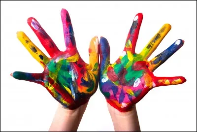 Le mot 'ohayo' fait partie de sa langue principale et nationale.