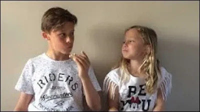 Quelle était la première vidéo apparue sur leur chaîne ?