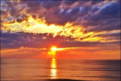 Qu'y a-t-il juste avant le coucher du soleil ?