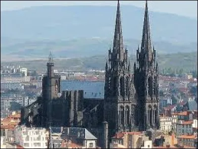 Dans quelle ville peut-on voir la cathédrale de Notre-Dame-de-l'Assomption ?