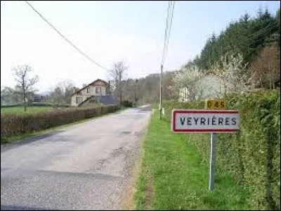 Pour finir, je vous attends à l'entrée de Veyrières. Petit village Corrézien de 72 habitants, il se situe dans l'ancienne région ...