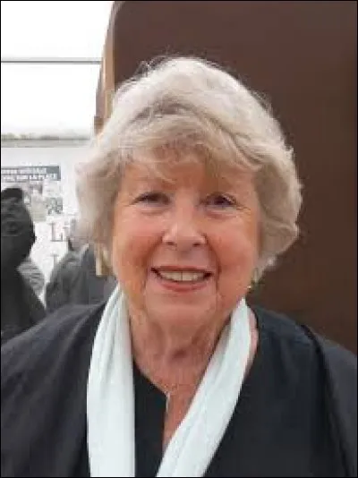 Cette journaliste, chef de rédaction de "Madame Express" pendant 15 ans et écrivain, auteur de nombreux livres qui ont surtout pour sujet la vie des femmes ainsi que la famille, c'est :