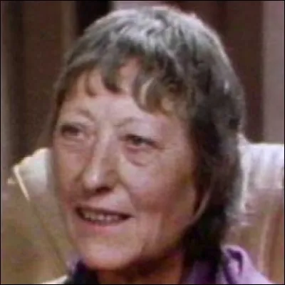 Cette femme de lettres (1917-1998), a écrit notamment "Le Repos du guerrier" et "Les Petits Enfants du siècle". C'est :