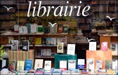 La librairie Momie en est une librairie de...