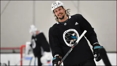 Erik Karlsson a été échangé contre quelle équipe ?
