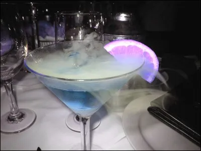 On ne pouvait pas oublier cette chanson des années 80. Quel groupe chantait "Ils m'entraînent au bout de la nuit..." ?