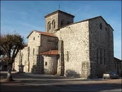 Nous sommes maintenant devant l'église Saint-Jean-Baptiste de Chassenon. Village Charentais, il se situe en région ...