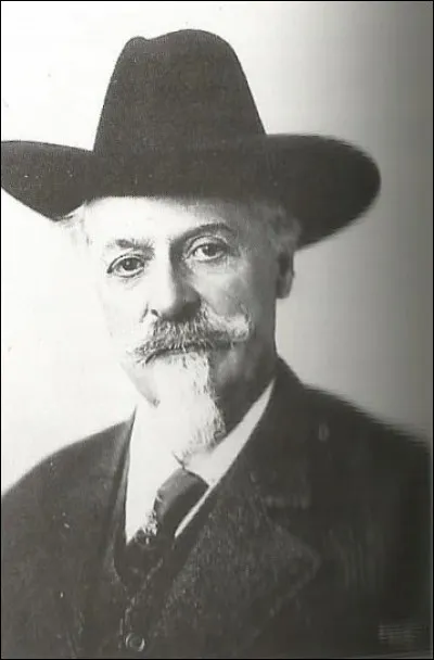 Cet homme qui décède en 1917 avait pour nom "Frédérik Cody" : Sous quel autre nom est-il plus connu ?