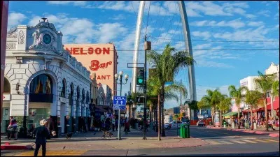 Cette ville mexicaine de plus de 1 million d'habitants, limitrophe de San Diego et de la frontière avec les Etats-Unis, c'est :