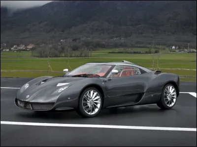 Partons aux Pays-Bas. Cette sportive est très rare. Quelle est cette voiture ?