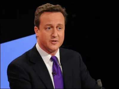 Les élections britanniques amènent un changement de majorité. David Cameron devient premier ministre. Quand était-ce ?