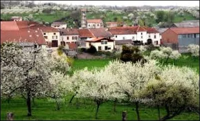 Vous avez sur cette image une vue de Gugney-aux-Aulx. Village du Grand-Est, il se situe dans le département ...