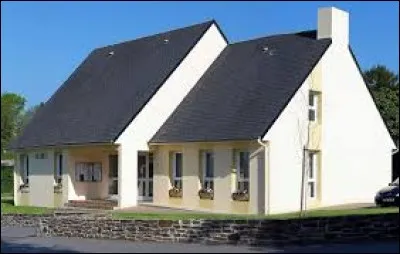 Je vous propose de partir en Normandie, à Teurthéville-Hague. Commune au nord-ouest du Cotentin, elle se situe dans le département ...