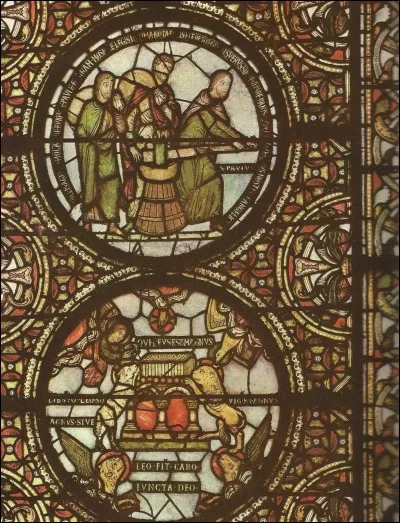 Dans quelle ville peut-on voir les plus vieux vitraux gothiques de France ?