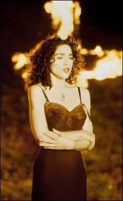 Dans son clip 'Like a Prayer', comment est le Christ ?