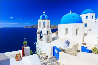 Quelle divinité grecque est associée au soleil ?