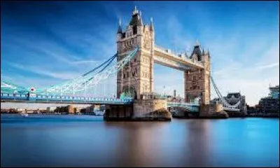 La Tamise est un de ses fleuves.