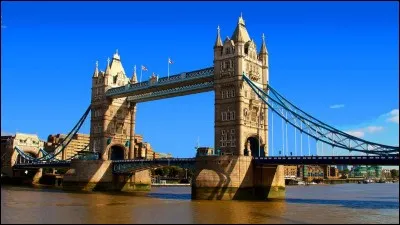 Quel est le type de pont de Tower Bridge à Londres ?
