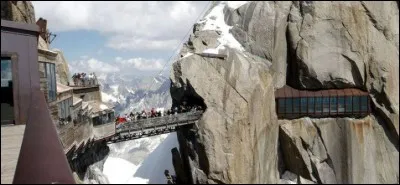 Dans quel massif montagneux peut-on voir ce pont ?