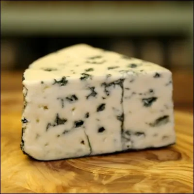 Quel fromage a été surnommé "roi des fromages" par Denis Diderot ?